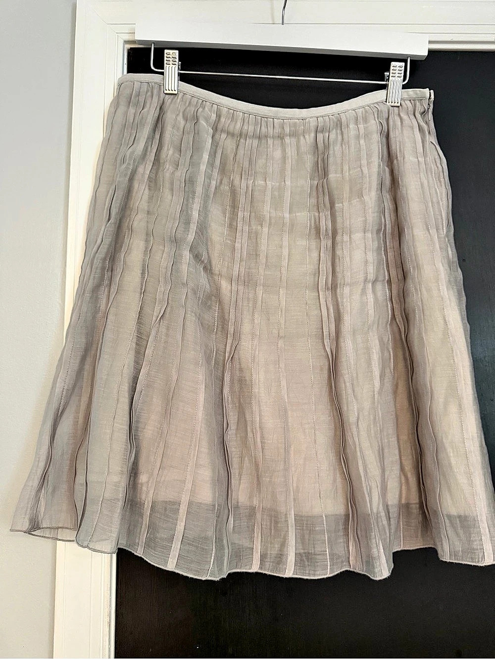 NIC+ZOE Pleated Skirt in Gray Size 12P Like New